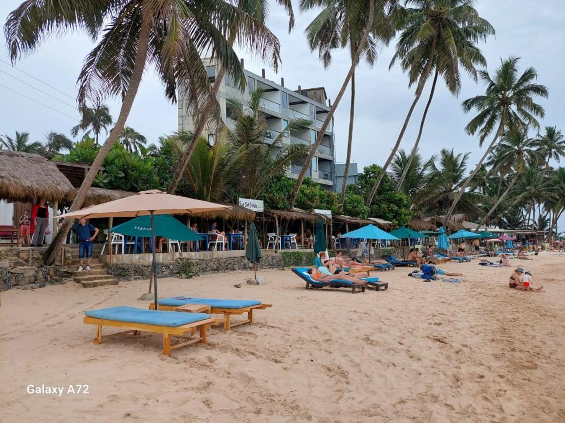 Suncoast Beach Hotel Мірісса Екстер'єр фото