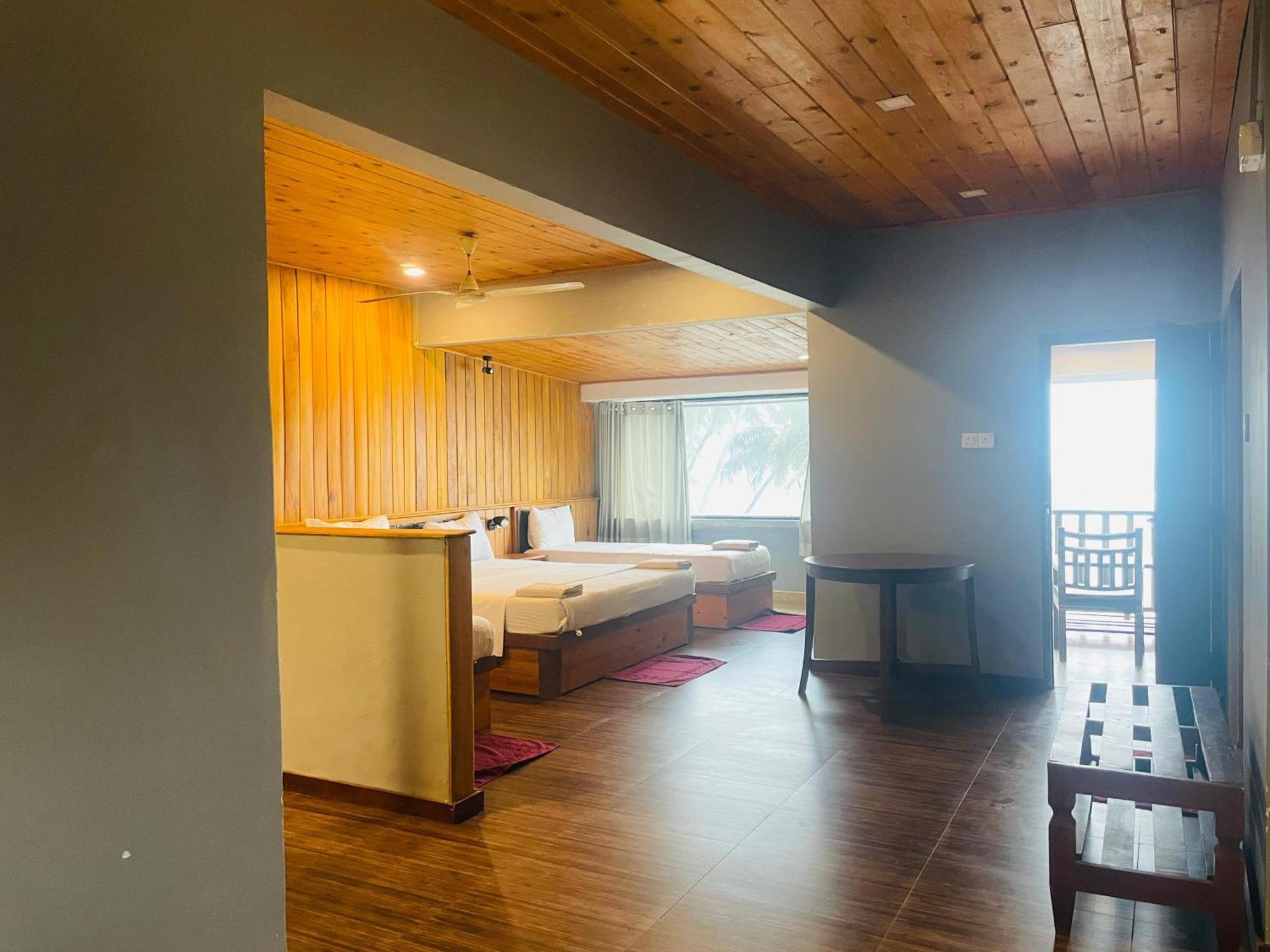 Suncoast Beach Hotel Мірісса Екстер'єр фото